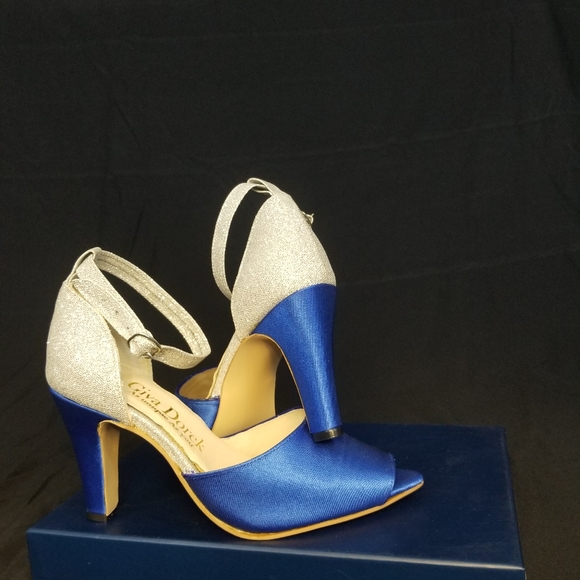 Woman heels - Picture 3 of 4